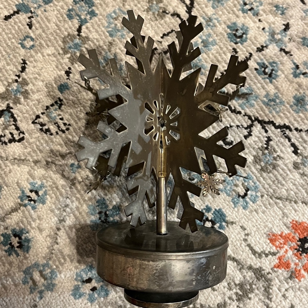 Vintage Metal Silver Snowflake Musicbox Decor - Picture 12 of 17